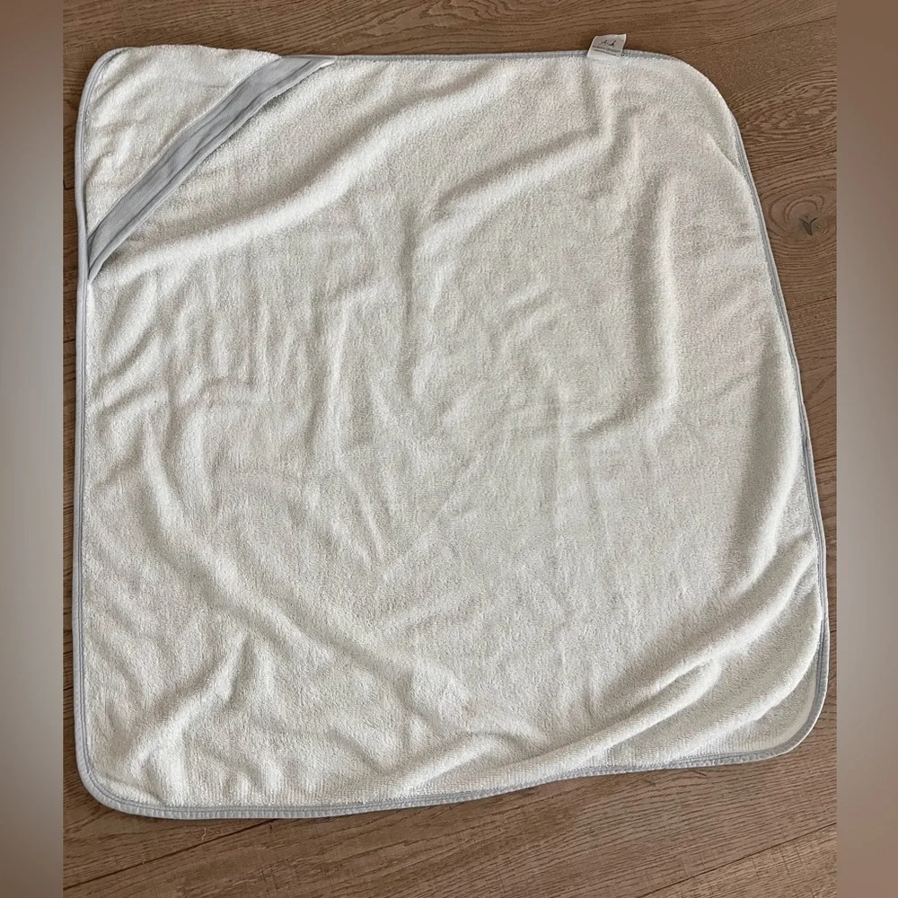 Aden & Anais White 100% Cotton Hooded Baby Towel
